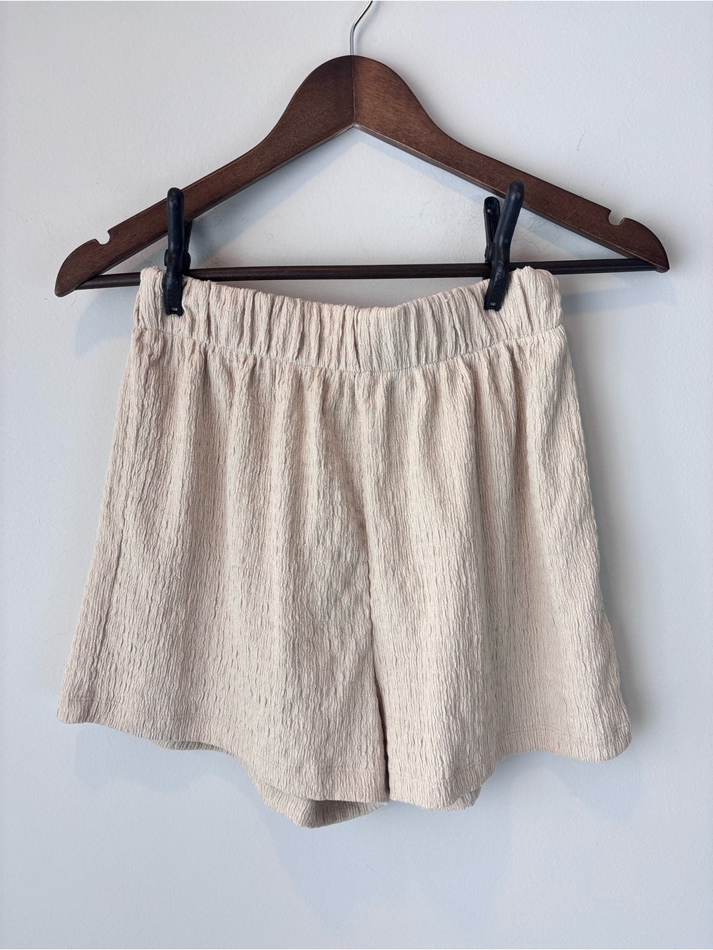 H&M Crinkle Textured Pull On Shorts Cream Beige High Rise Womens XS